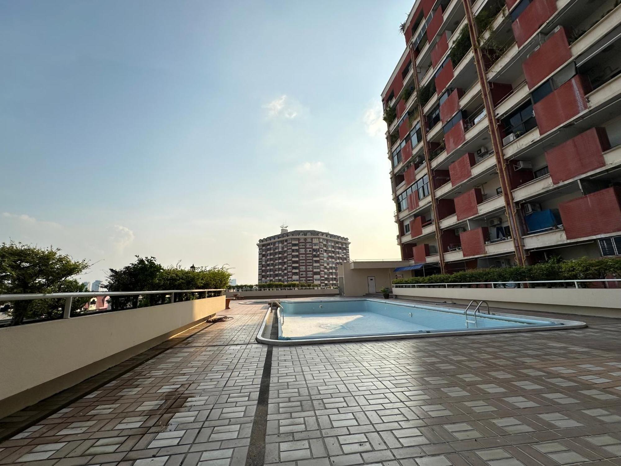 Country Complex Bangna Aparthotel Bangkok Kültér fotó