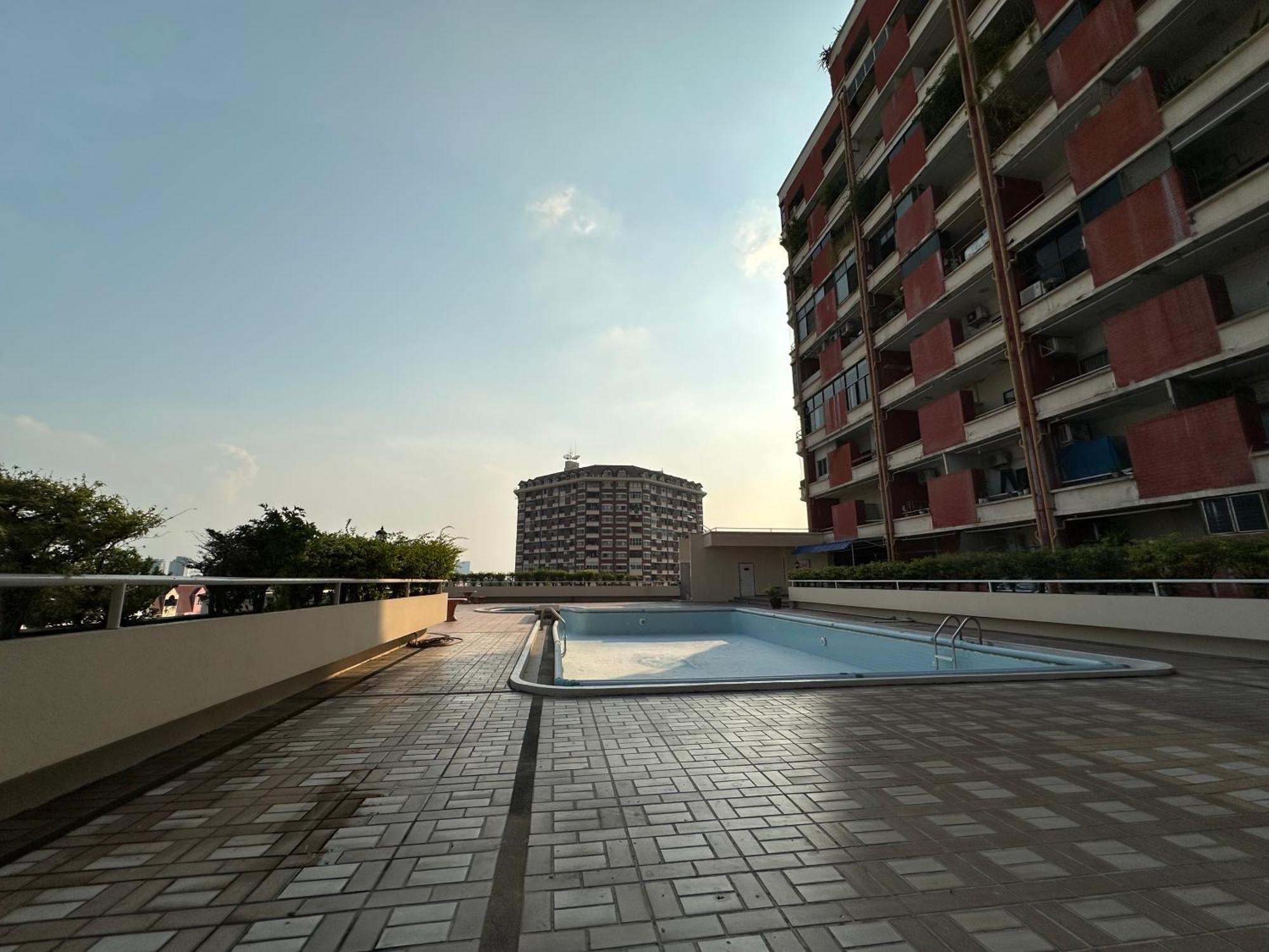 Country Complex Bangna Aparthotel Bangkok Kültér fotó